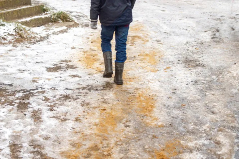 Piasek antyposlizgowy na ulice i chodniki 25kg ekologiczna alternatywa dla soli drogowej Piasek antyposlizgowy na ulice i chodniki 25kg ekologiczna alternatywa dla soli drogowej